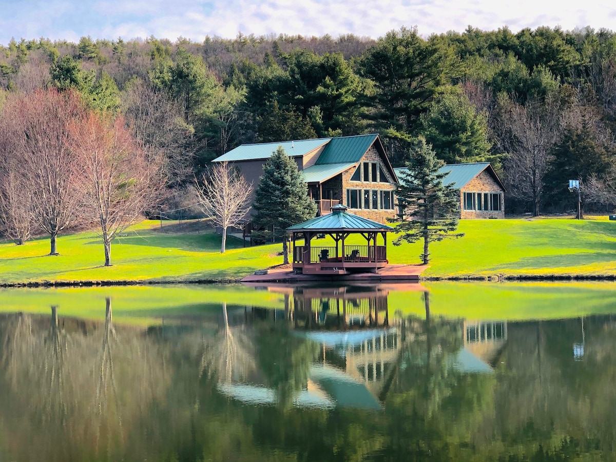 Waterfront Lodge - 3000 sqft Private Lake