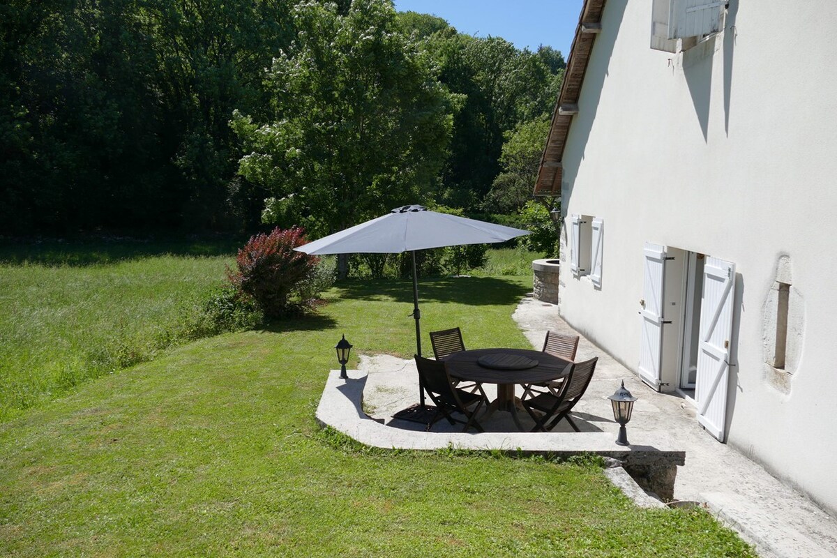 Gîte au Coeur de la région des Lac. Doucier 6人份