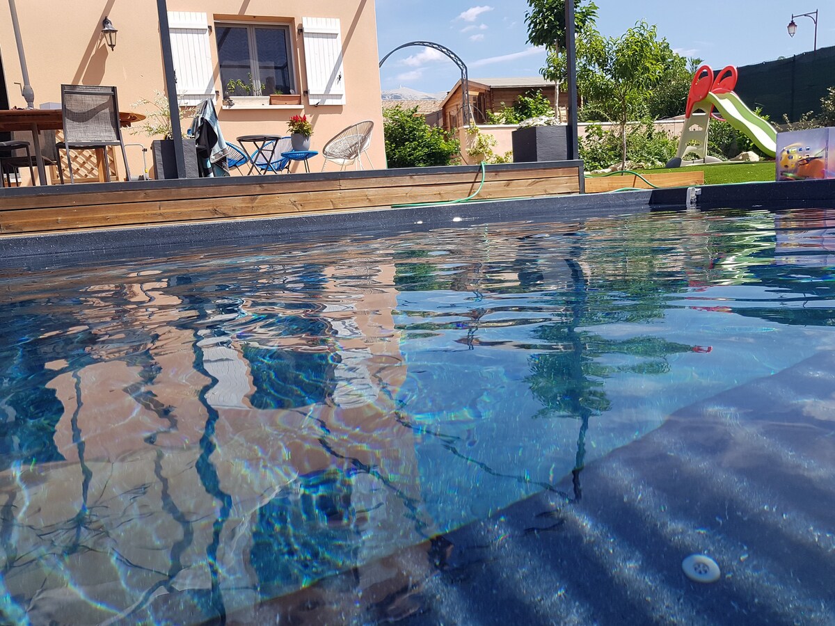 Villa, 4 chambres, piscine privée, vue Mt Ventoux.