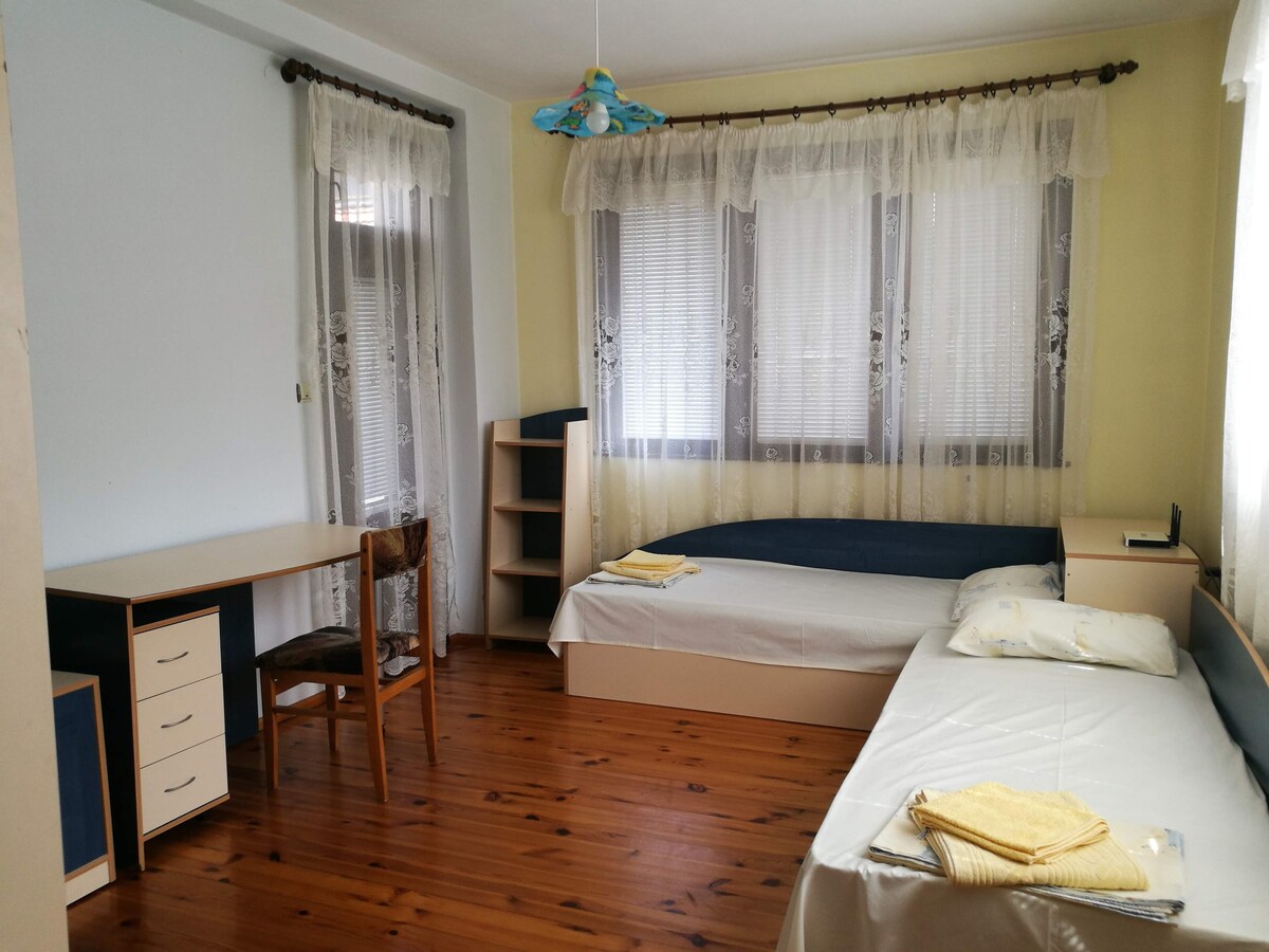 公寓位于Tsarevo中心地段