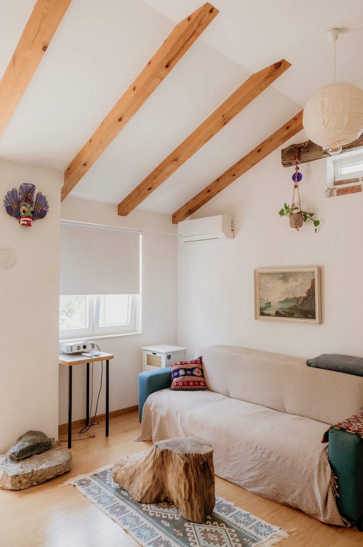 Feel like a local in our cozy open space apartment