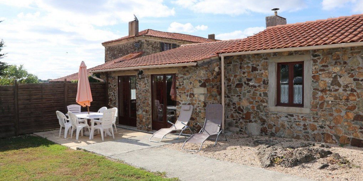 Charming Courtyard Cottage距离Puy du Fou 25公里