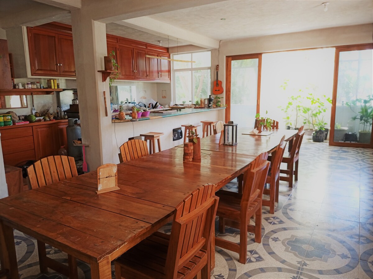 Habitación privada común frente a playa de la costa maya