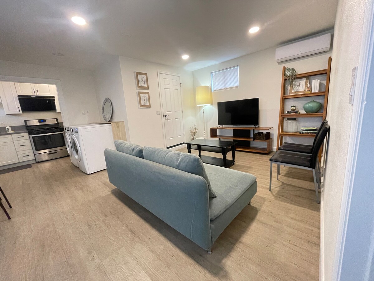 1bd 1ba Cozy Oasis-Private Patio