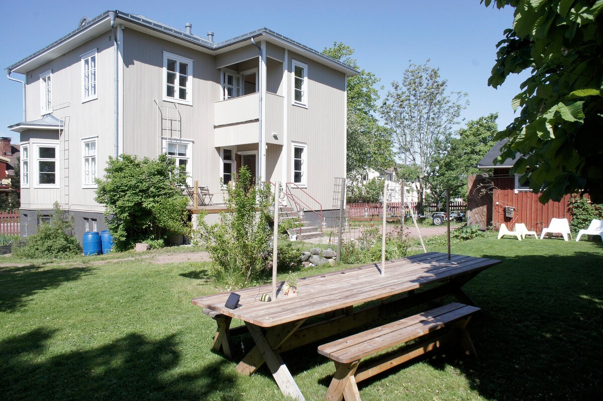 Charming Villa Apartment in central Mariehamn.