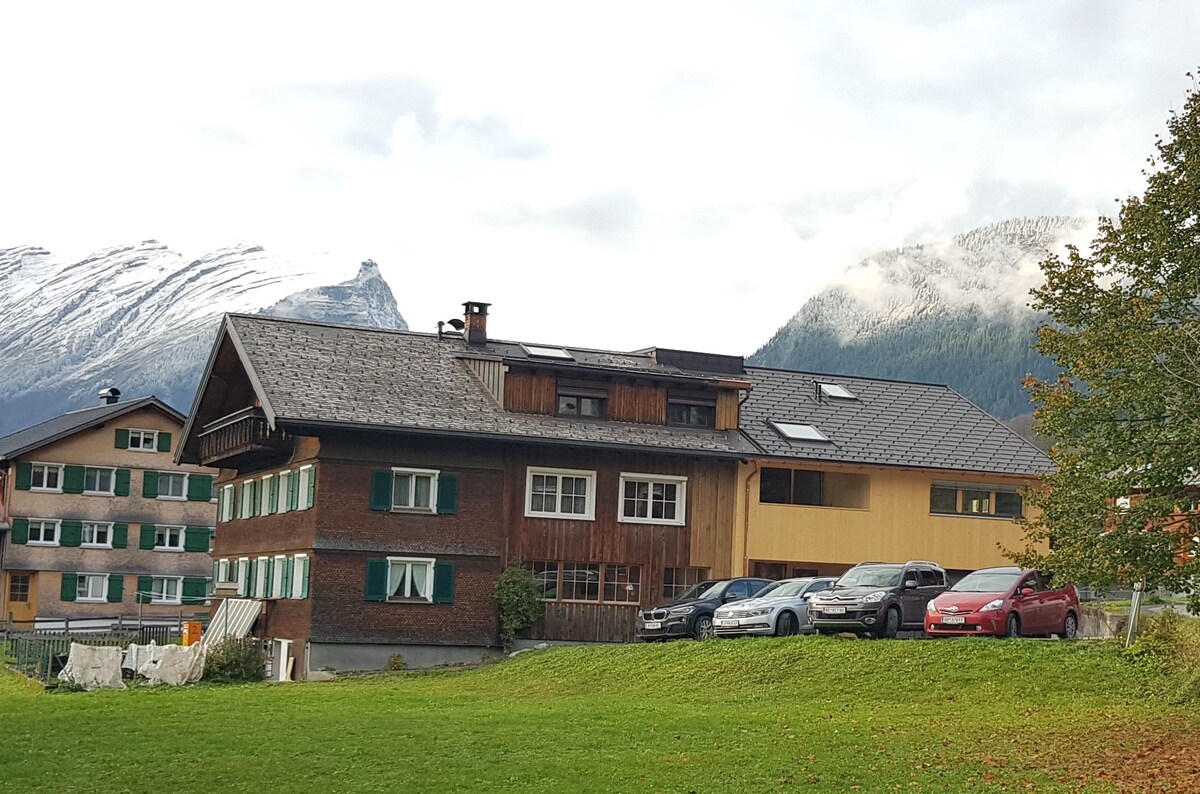 Moderne Ferienwohnung im Herzen von Schoppernau