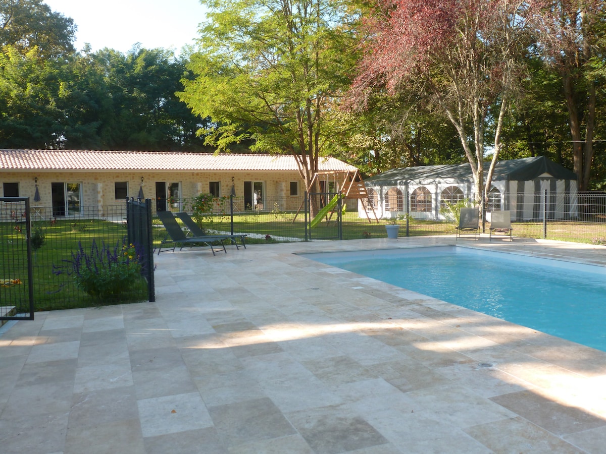 Gîte 2/4 pers. jardin ind. piscine +停车场