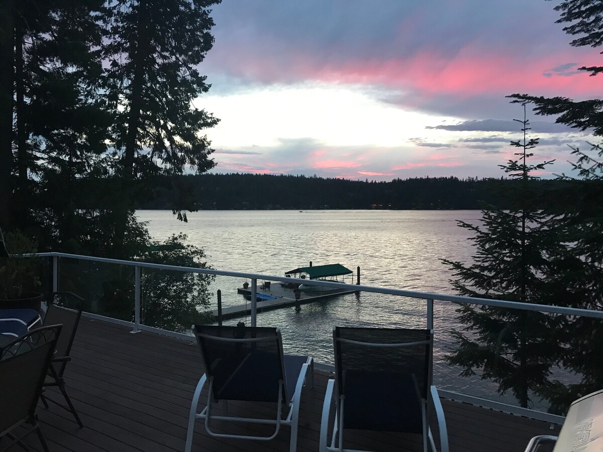 Hayden Lake Waterfront Cabin with Huge Deck & Dock