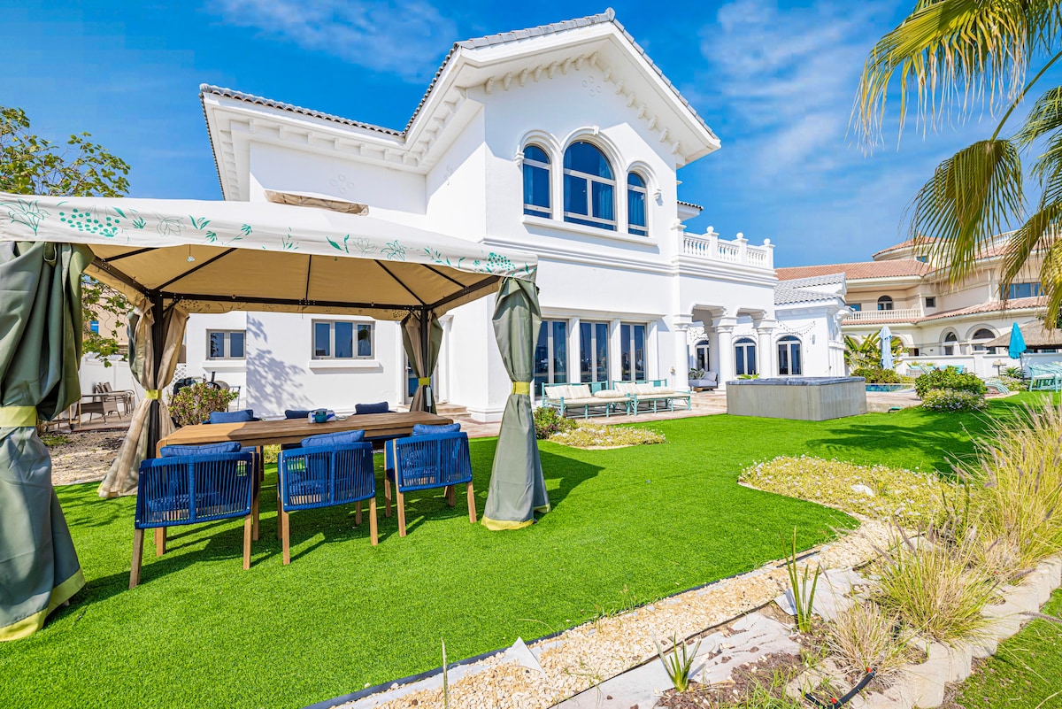 Luxurious 7 BDR villa in Palm Jumeirah