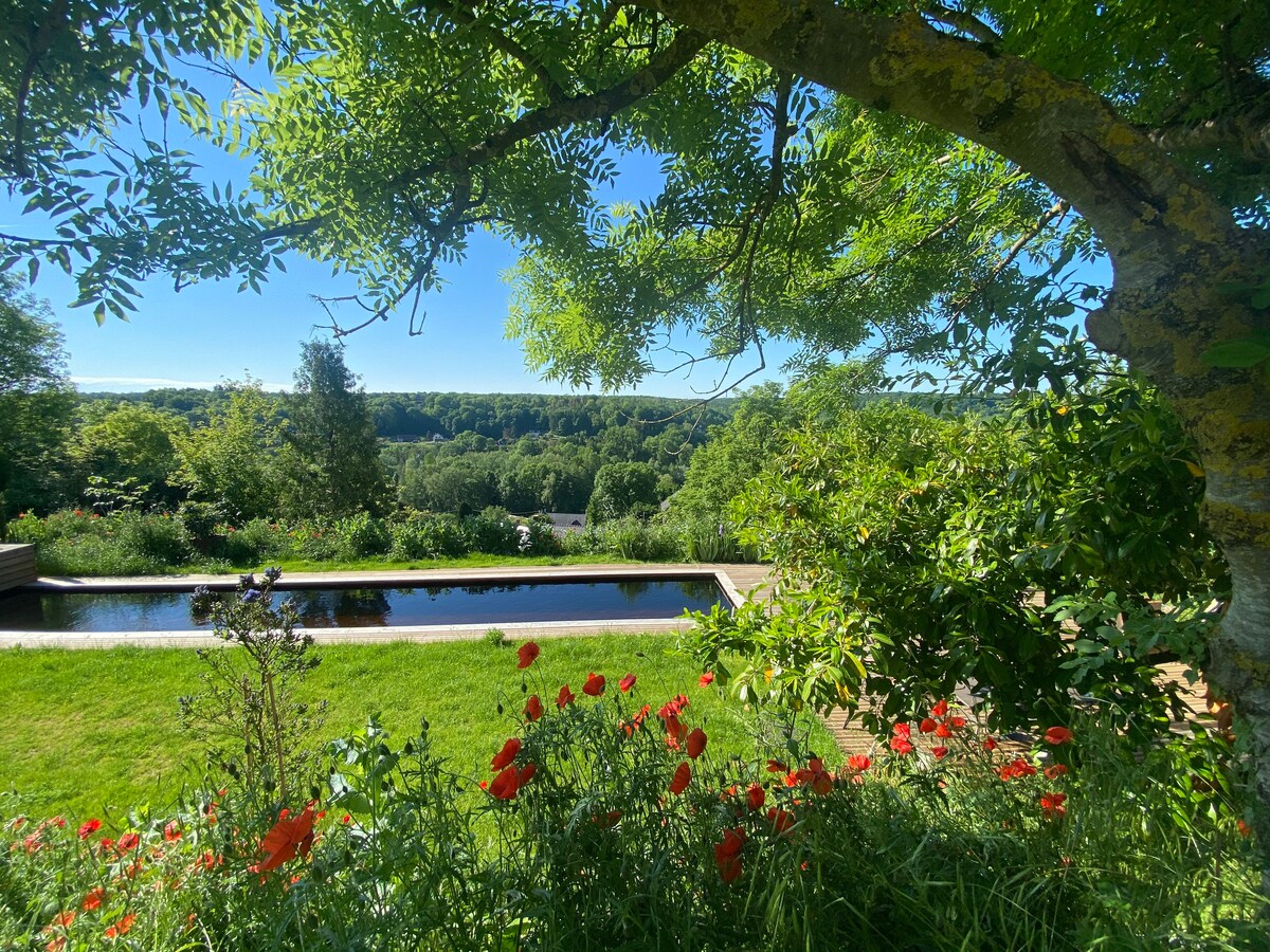 乡村别墅，可欣赏泳池和壮丽的景色