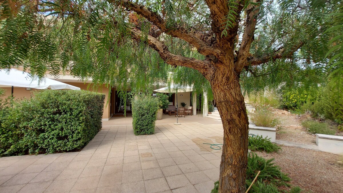 Villa Luigi: alloggio con giardino e parcheggio