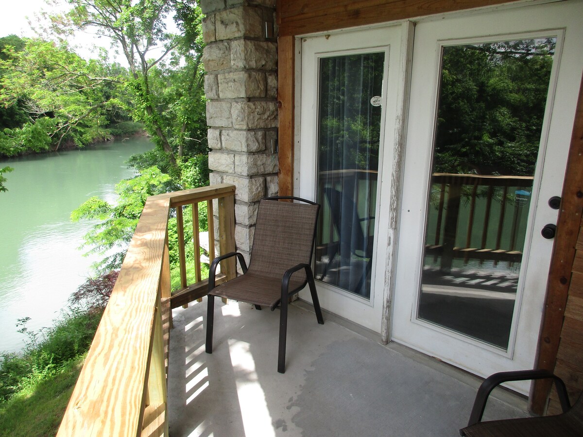 Riverfront 1-bedroom on Elk River. (Unit B)