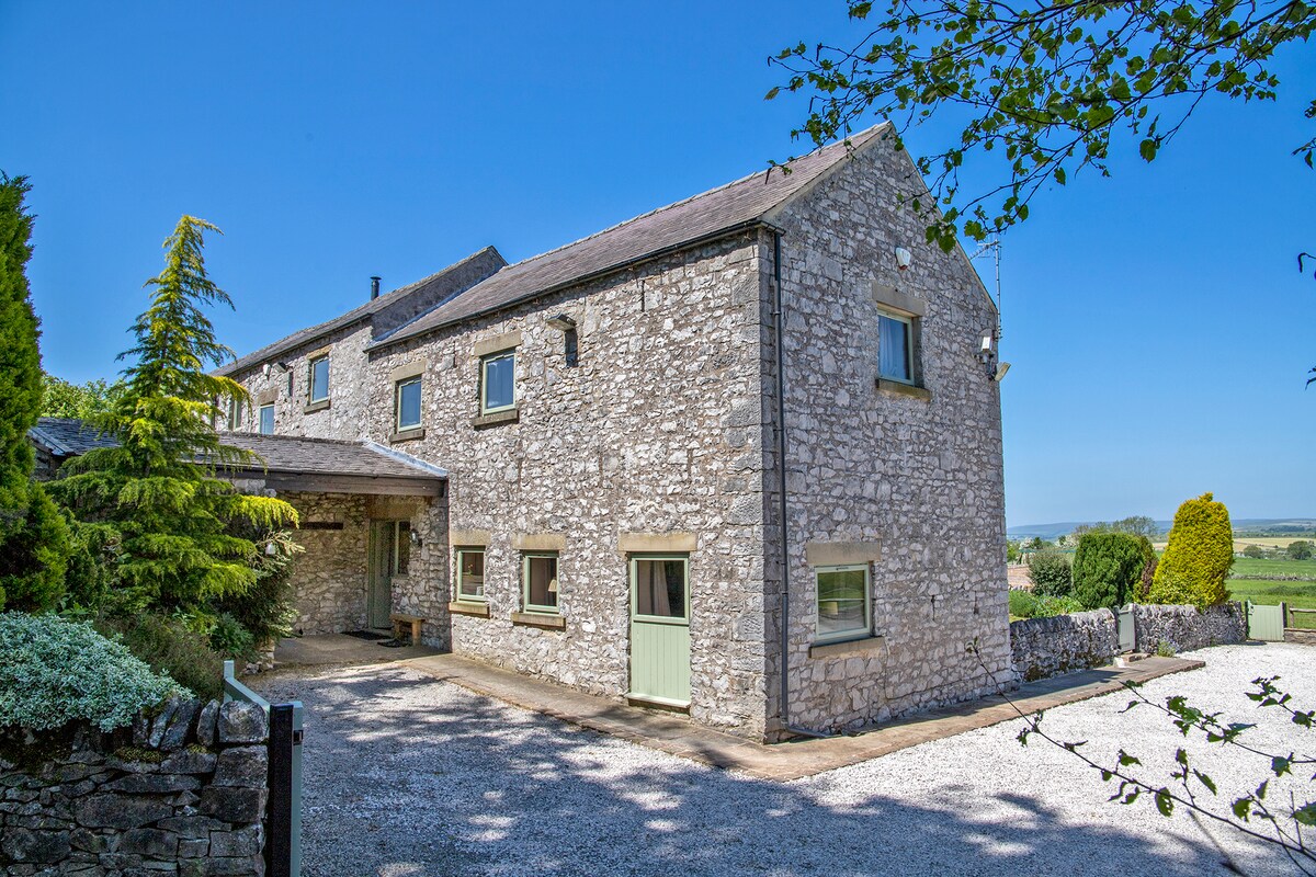 小屋，位于山顶区（ Peak District ）的中心地带