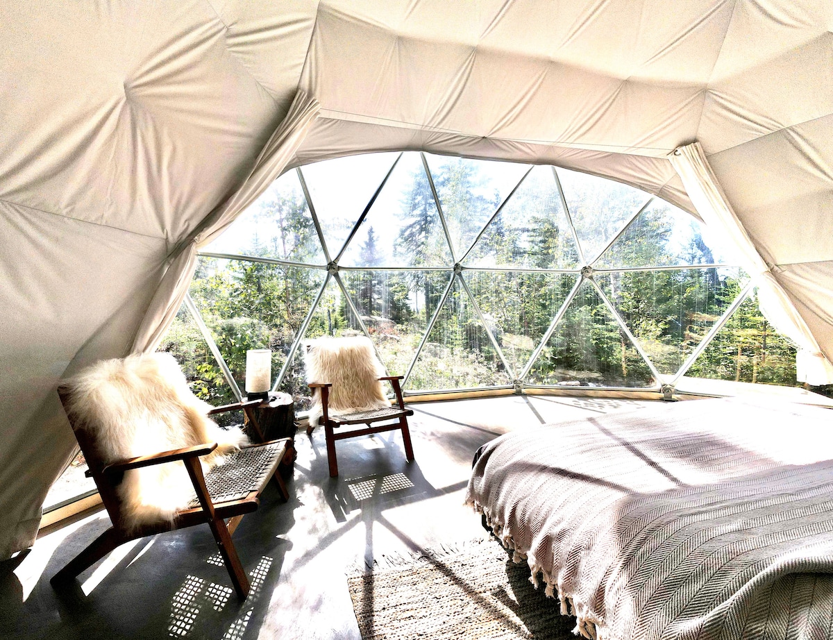 Klarhet '🌊s Laguz Dome with Superior Views + Farm