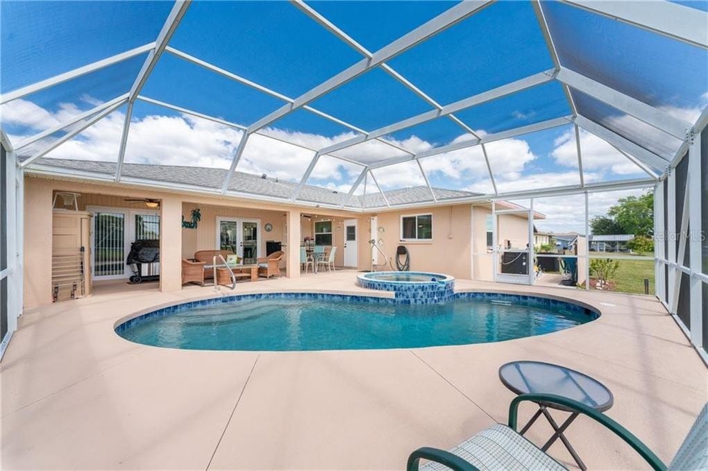 Canal View+ SPA! Heated Pool Included! Near Beach