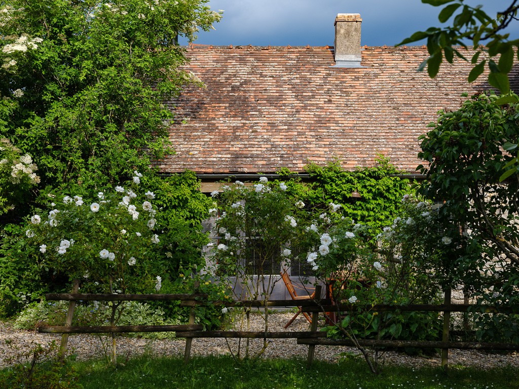 葡萄园中的小屋小屋，带泳池