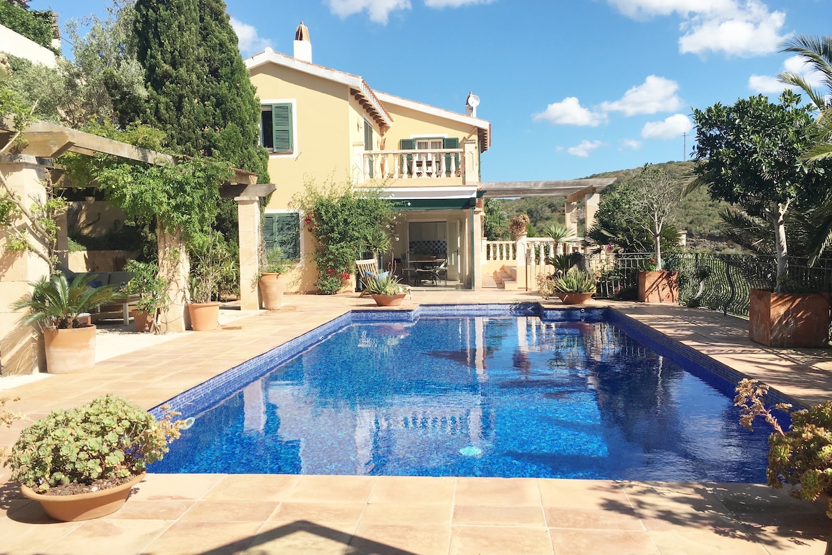 Lovely family villa sleeps 8, with stunning views
