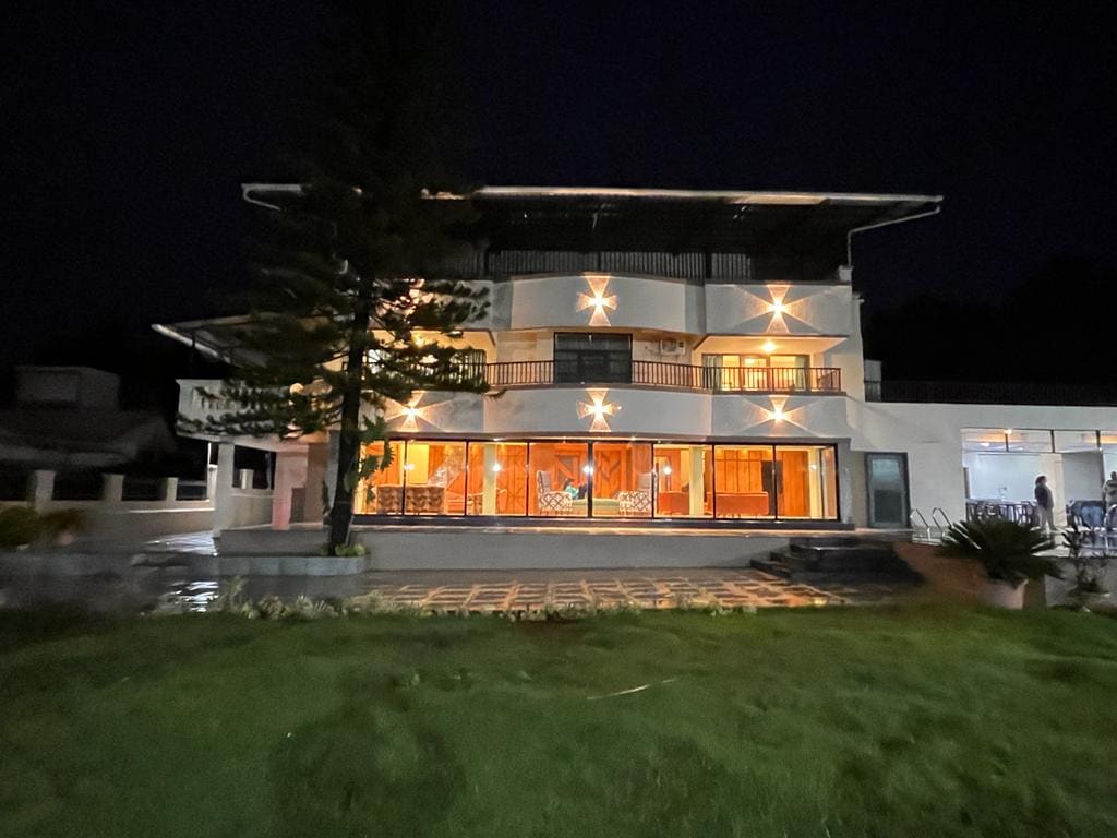 Hilltop 's Hashnoor Villa 21