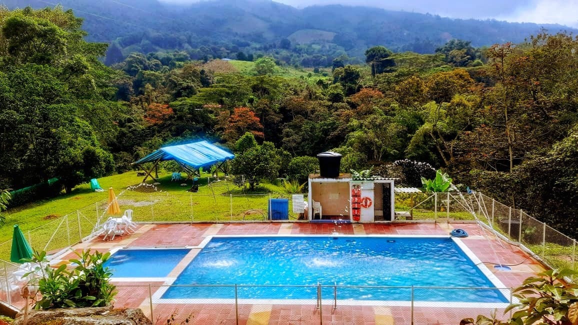 Hotel farm with beautiful view near Guaduas.