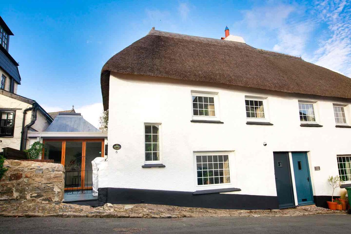 豪华茅草小屋（ Luxury Thatched Cottage ） ：达特穆尔（ Dartmoor ） ，德文郡