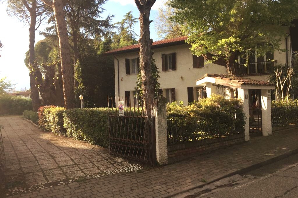 里奇奥内（ Riccione ）绿色植物环绕的整栋别墅
