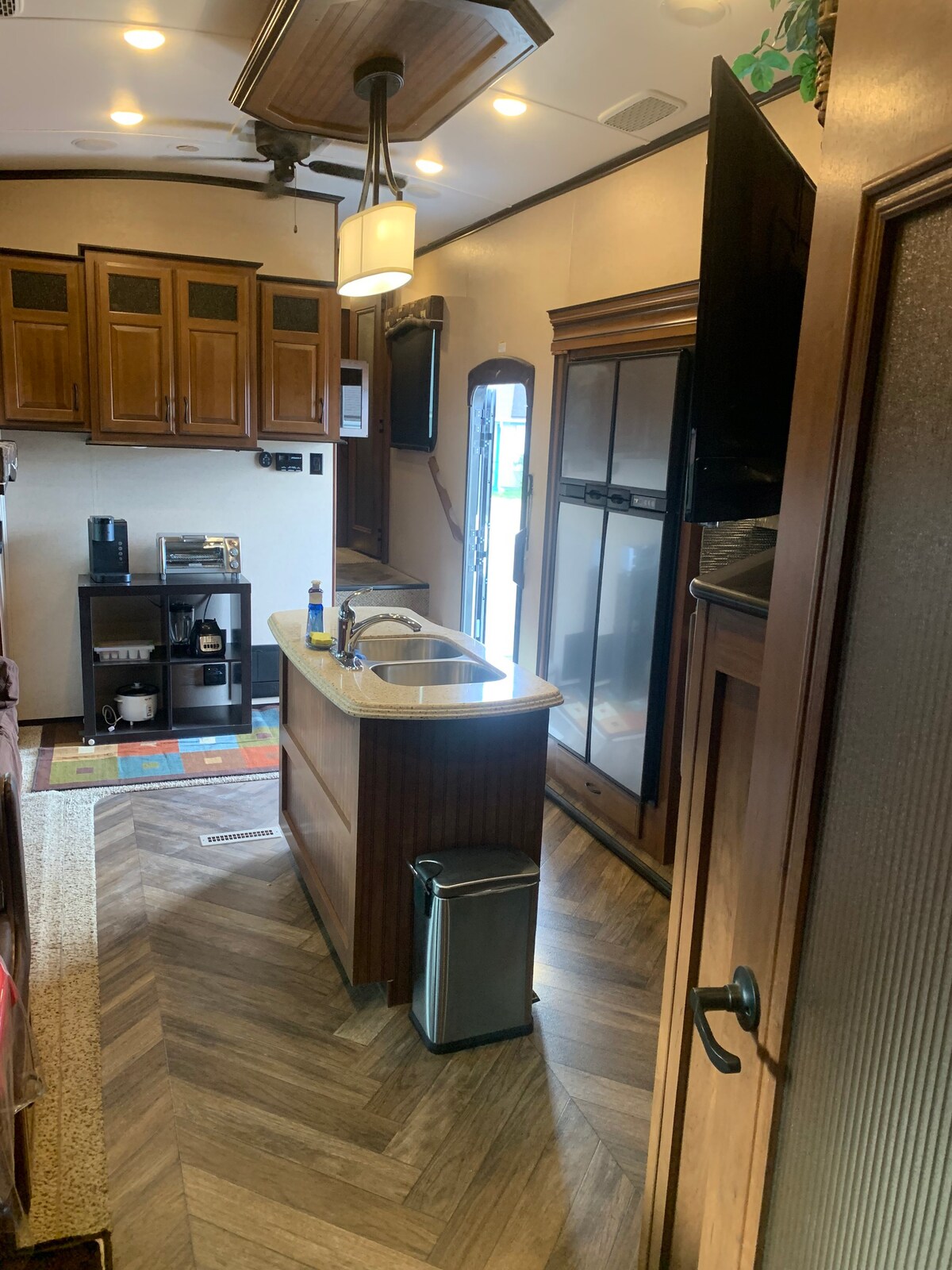 Beautiful luxury RV in a super nice Neighborhood.