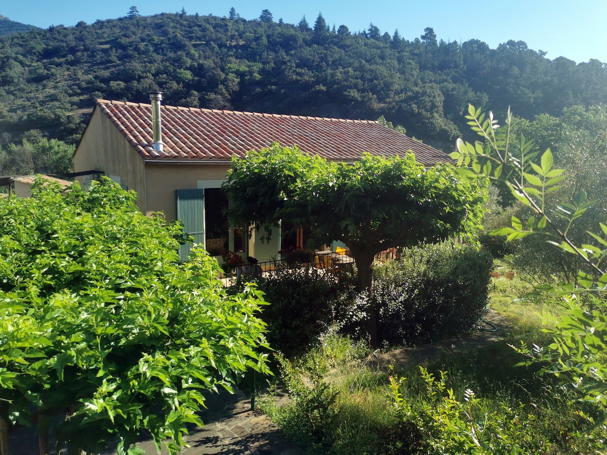 Jolie maison avec jardin dans très belle région