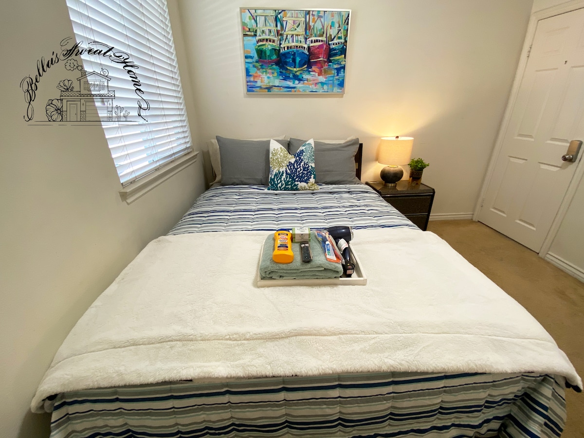 Cozy Clean bedroom&smart TV with Great location 30
