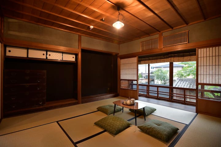 Tanbasasayama-shi的民宿