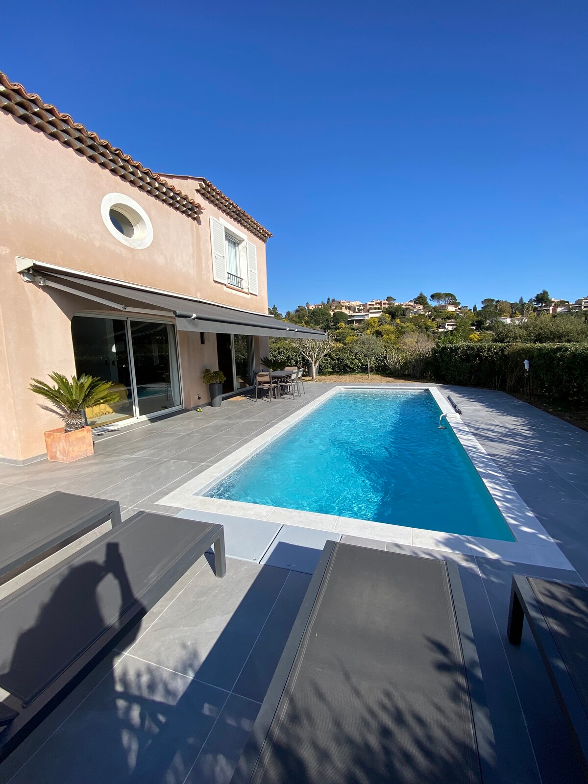 Villa avec piscine dans domaine sécurisé