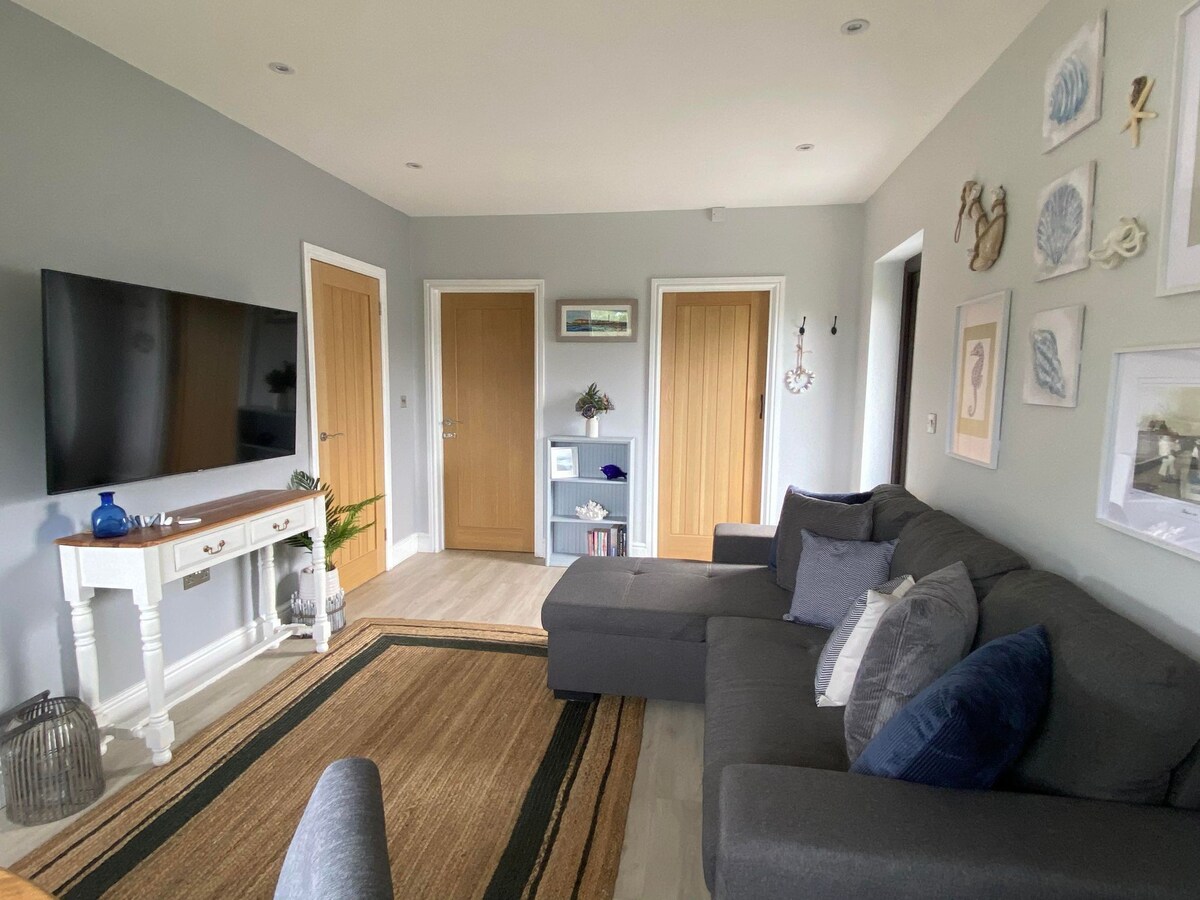 The Annexe Pet Friendly Flat, Hot-tub, Porthcawl