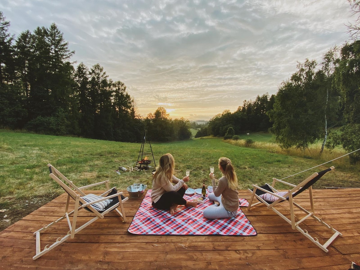 Tent Nad Strání