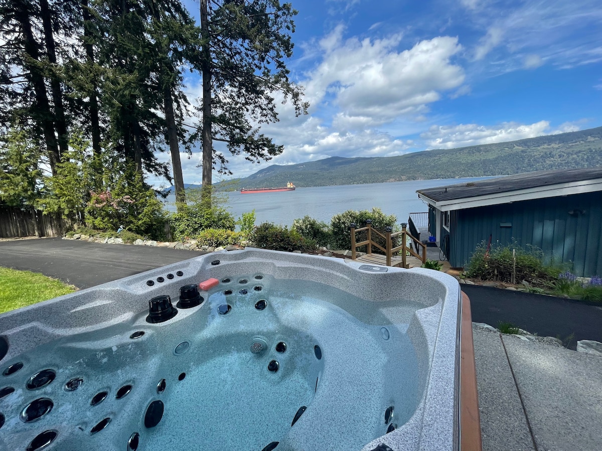 Oceanfront w Hot Tub close to wineries