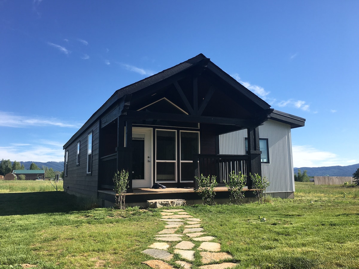 Victor Valley Home with Teton Views ！