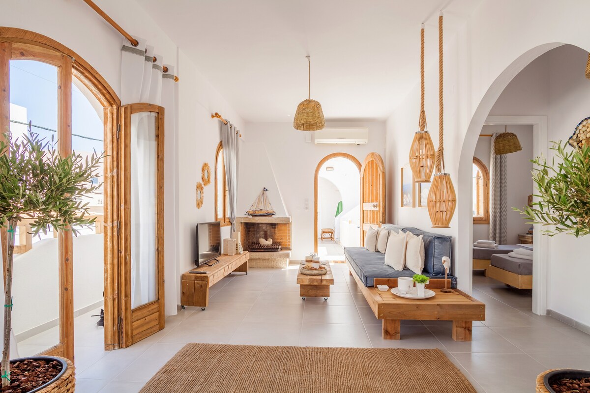 Sandy 's Cycladic Style Apartment