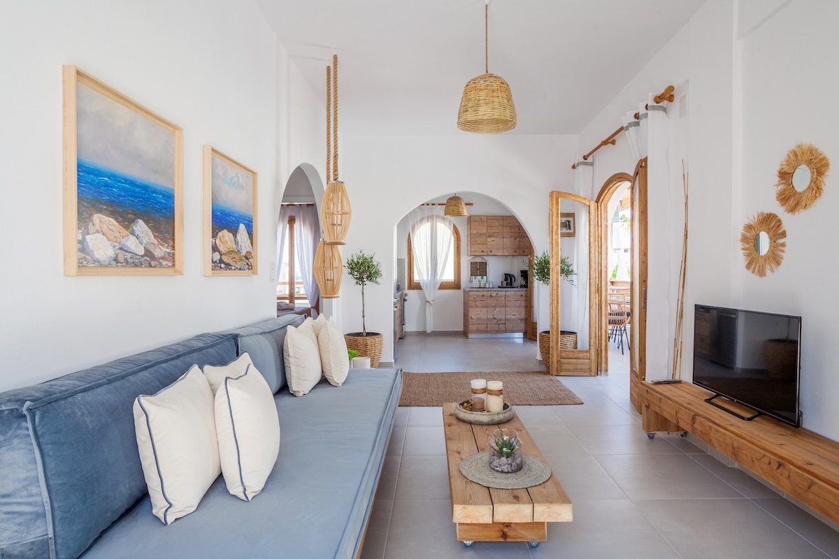 Sandy 's Cycladic Style Apartment