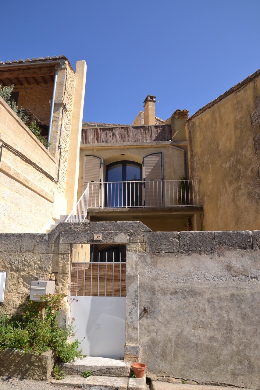卡斯蒂永杜加尔（ Castillon du Gard ）的空调村民宅
