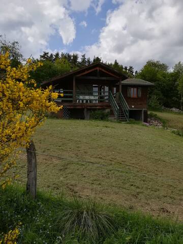 Saint-Bonnet-le-Bourg的民宿