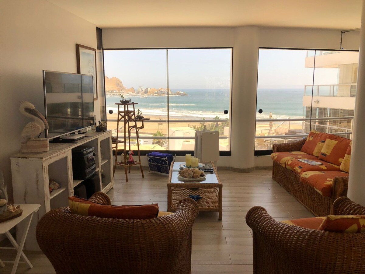 Santa Maria del Mar现代公寓，可欣赏海滩景观