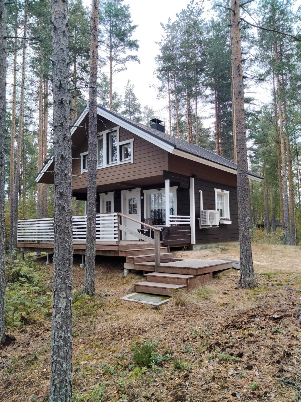 Mökki järven rannalla - Cottage by the lake