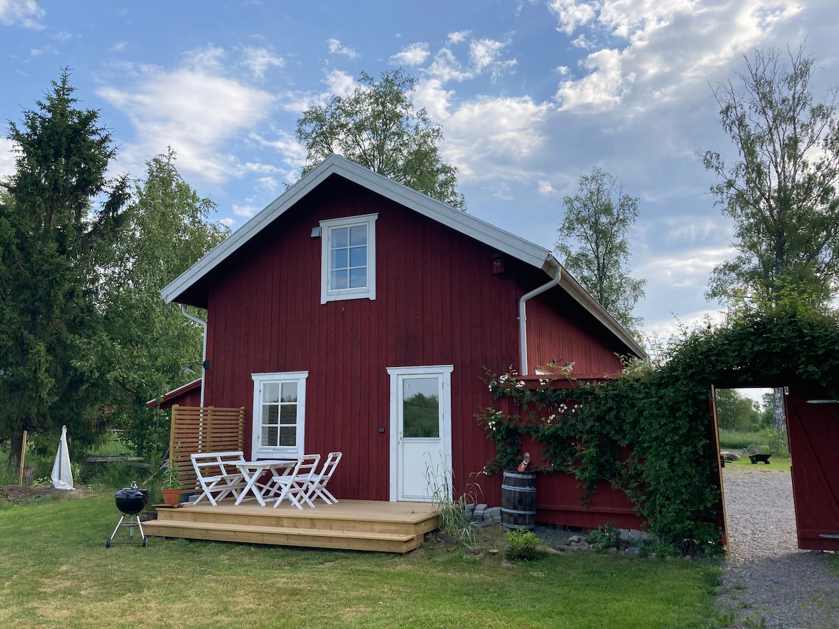 Lantligt gästhus med närhet till havet