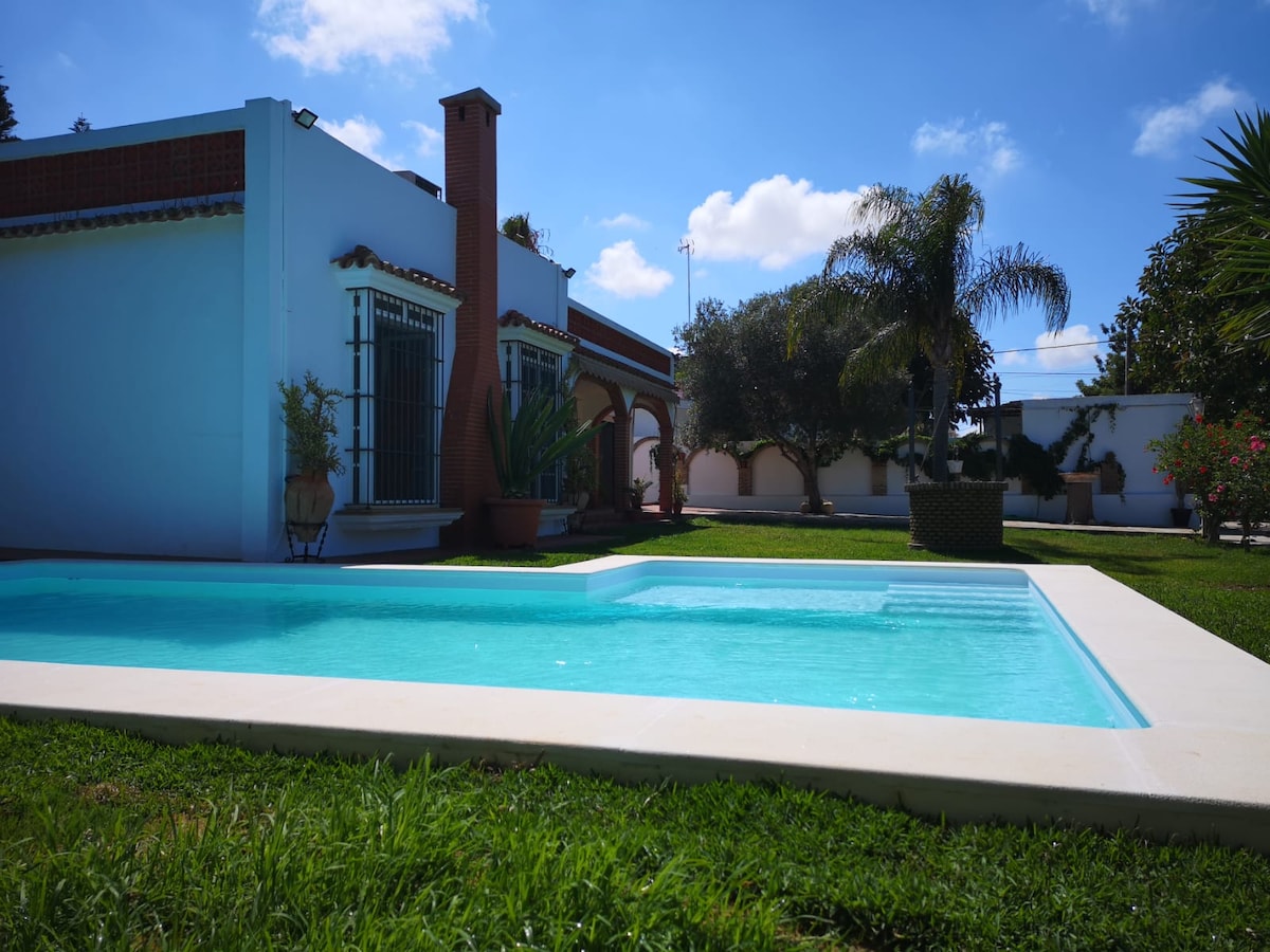 Agradable villa con piscina (VILLA ROSI LA JARA)