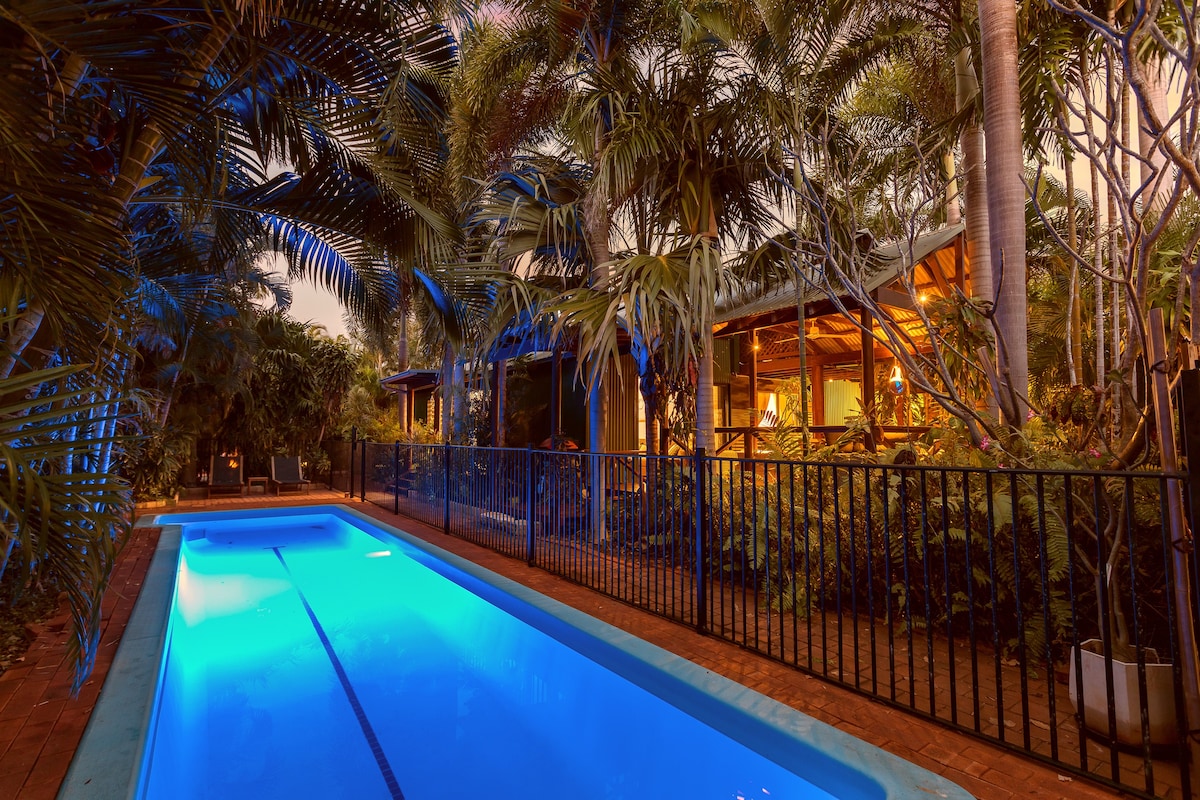 Spacious family friendly oasis-walk to Cable Beach