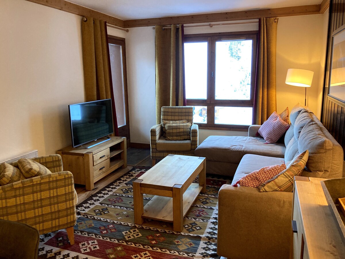 Arc 1950, Quiet luxury 2BR, 6 Person, ski in / out