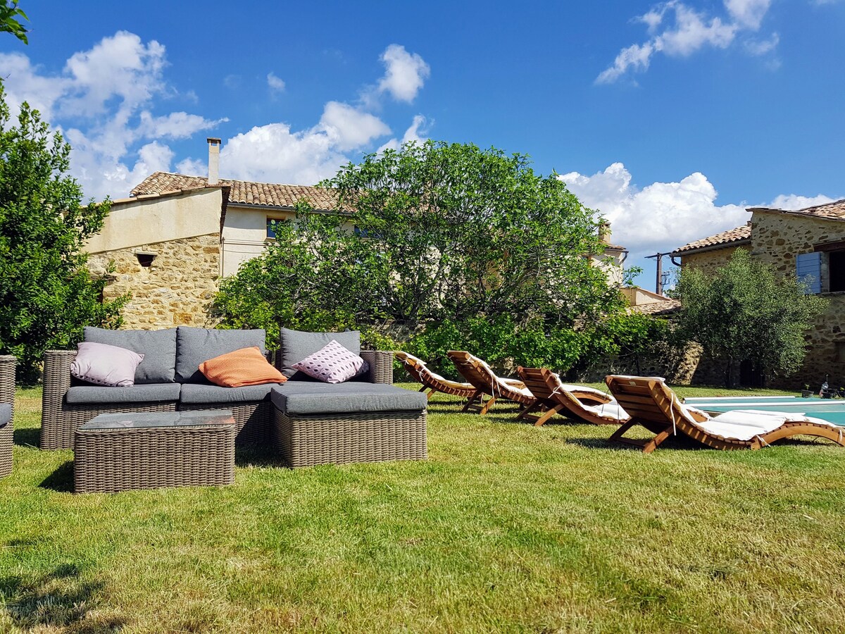 Gîte avec piscine Luberon 6 pax