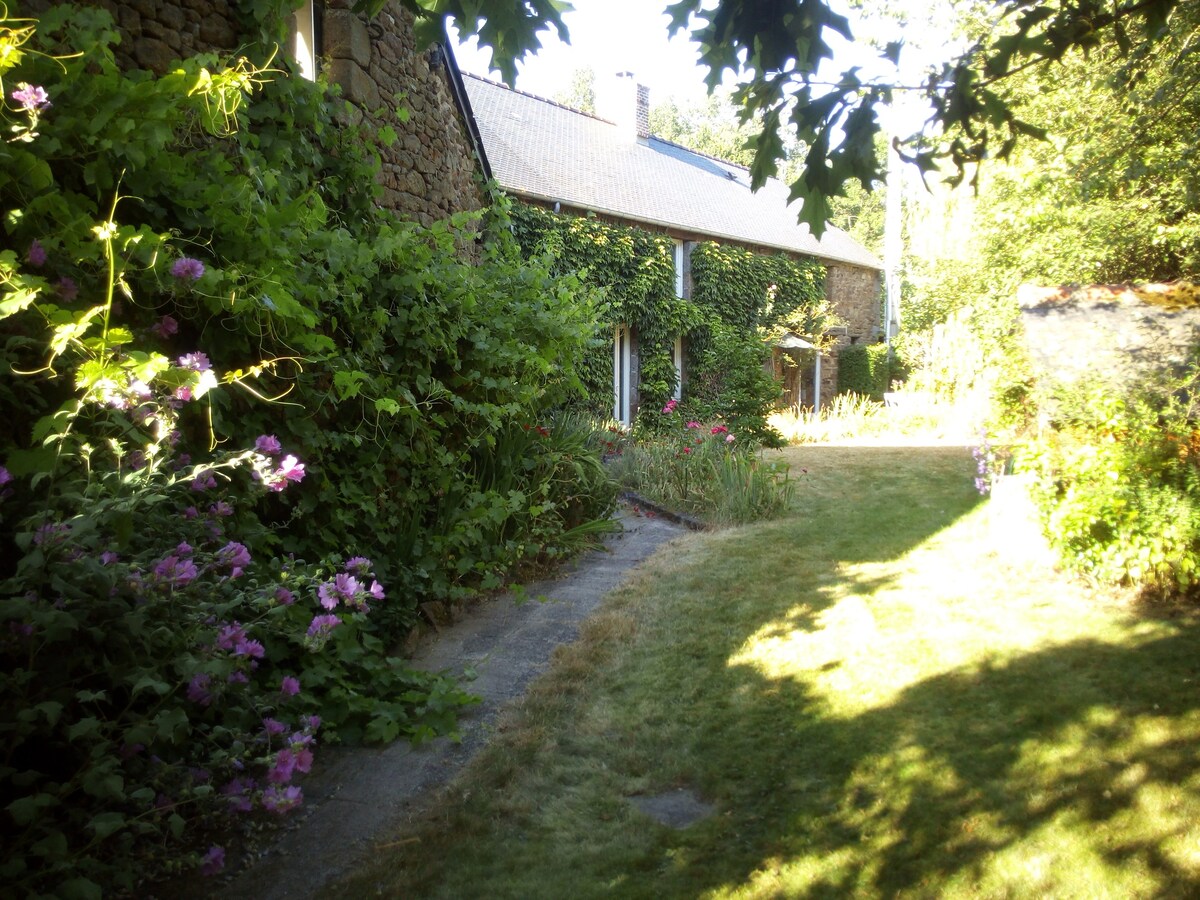 "Longère" Bretonisches Landhaus im Grünen