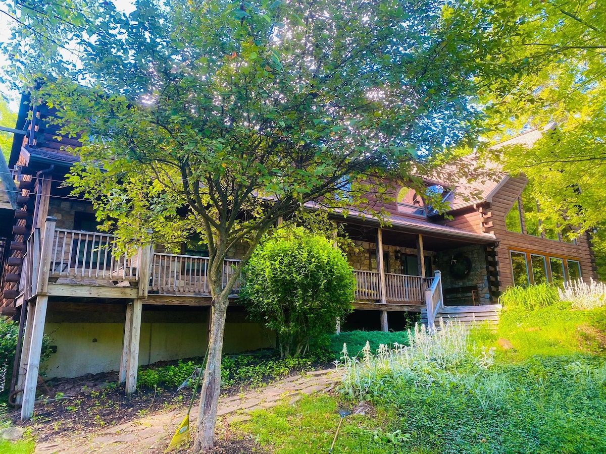 Timberwind Log Cabin Lodge