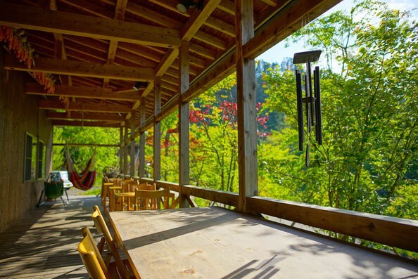 在黑川温泉（ Kurokawa Onsen ）附近和阿苏森林（ Aso ）的森林中享用当地和有机美食，让您放松身心！