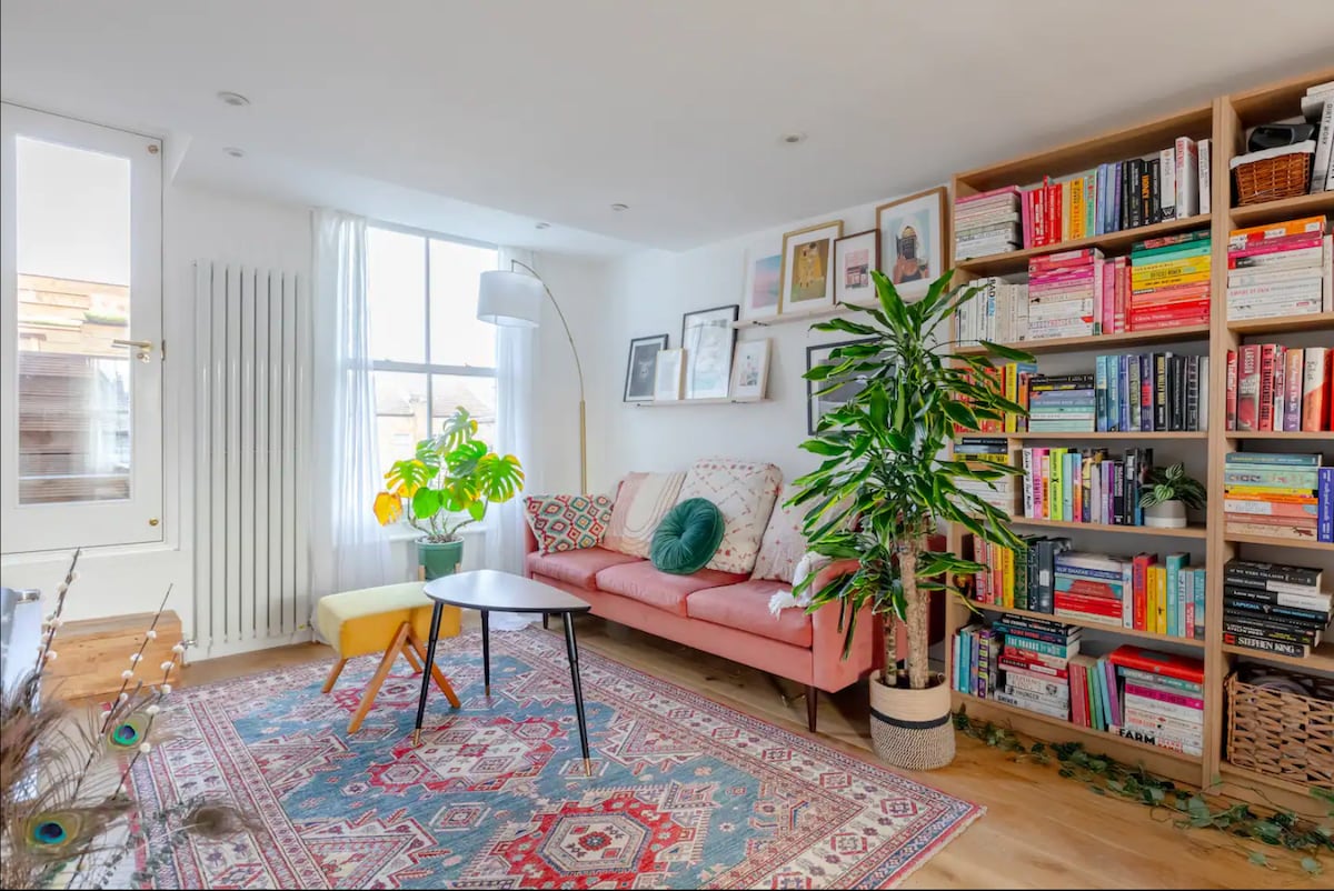 Spacious vibrant flat in Brixton with terrace