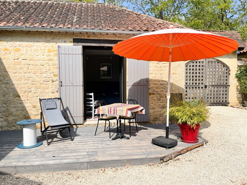 La Source, chambre d'hôte avec terrasse et piscine